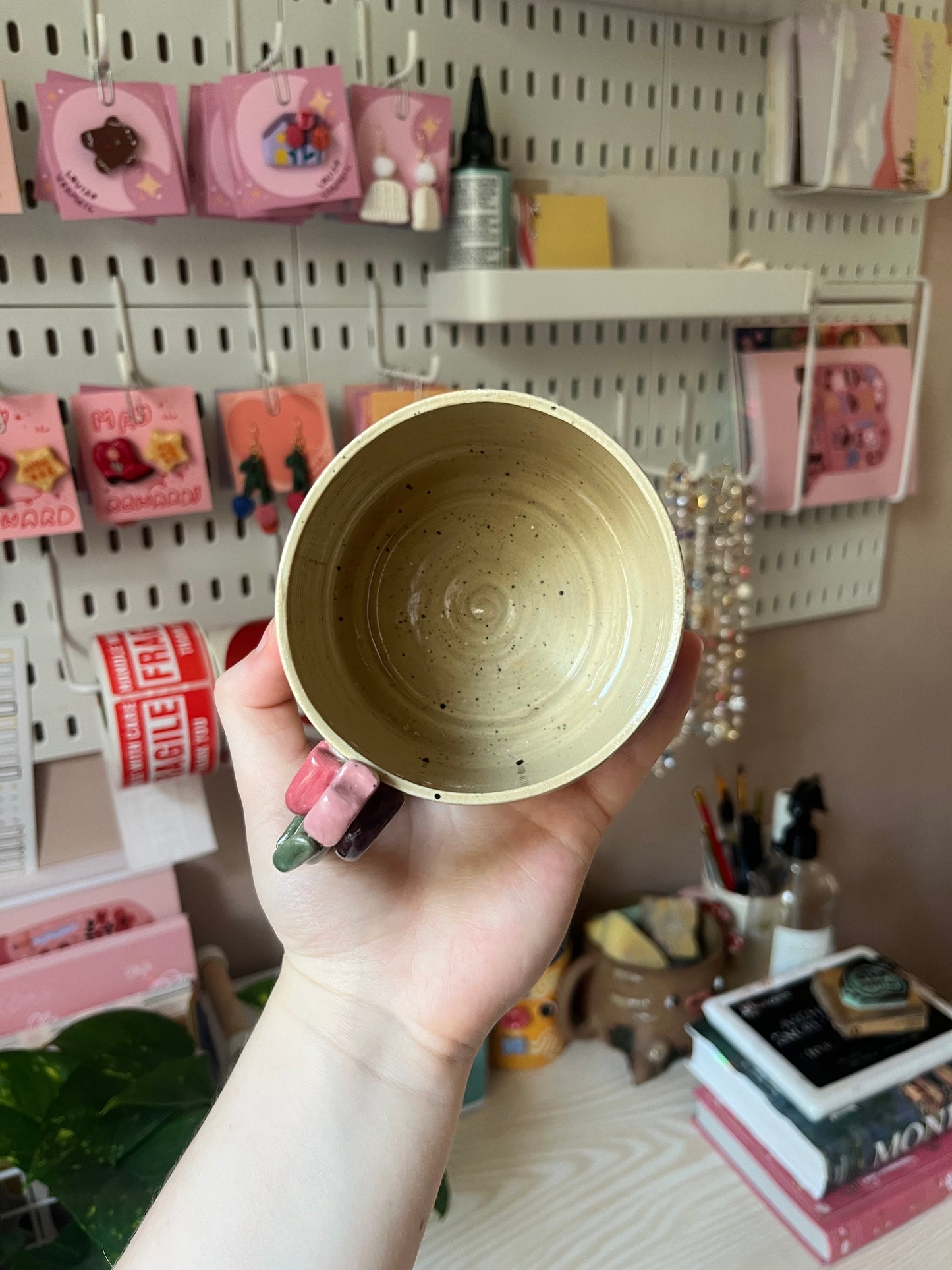 Tulip handle mug