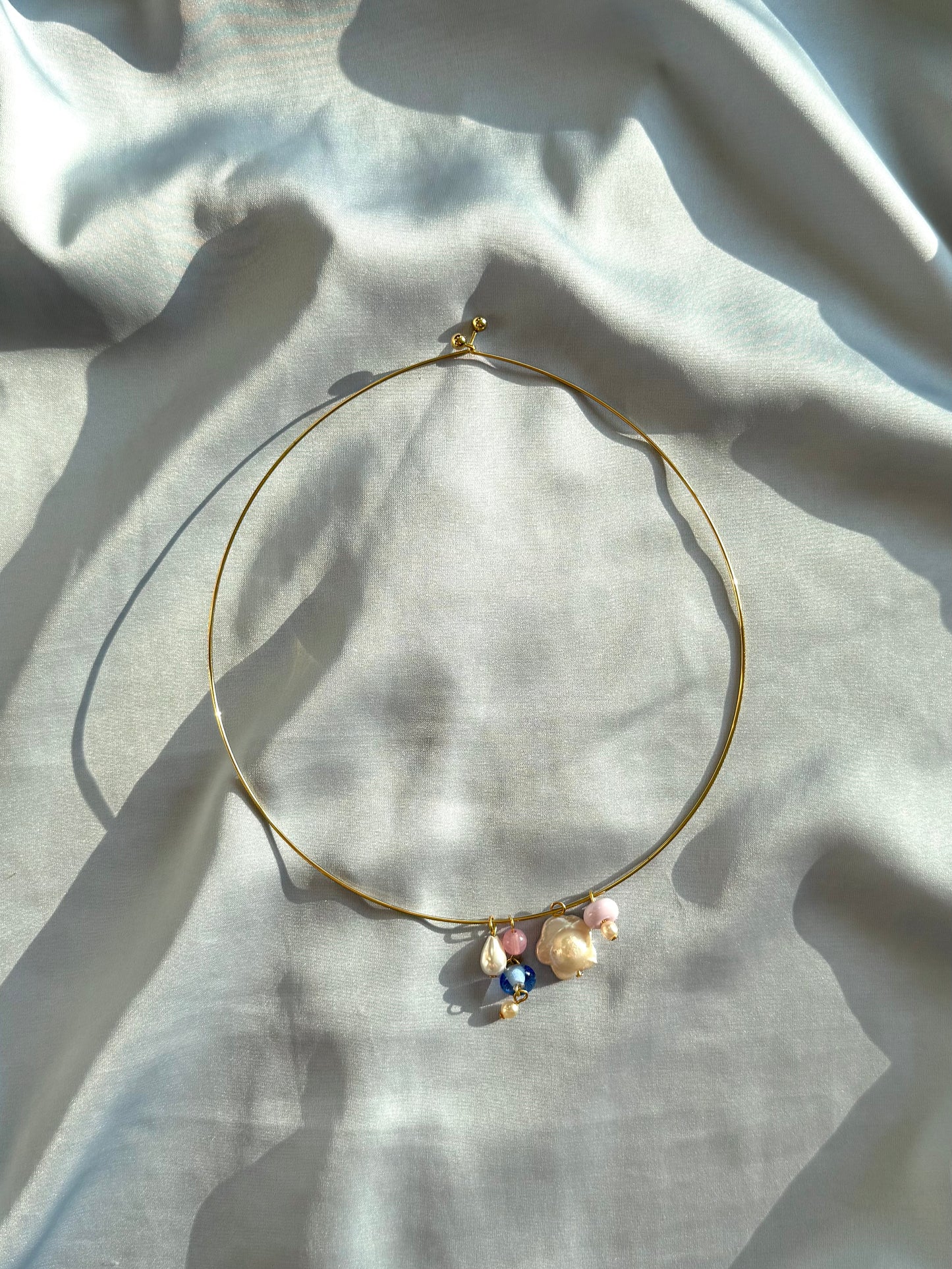 Flowering pearls choker
