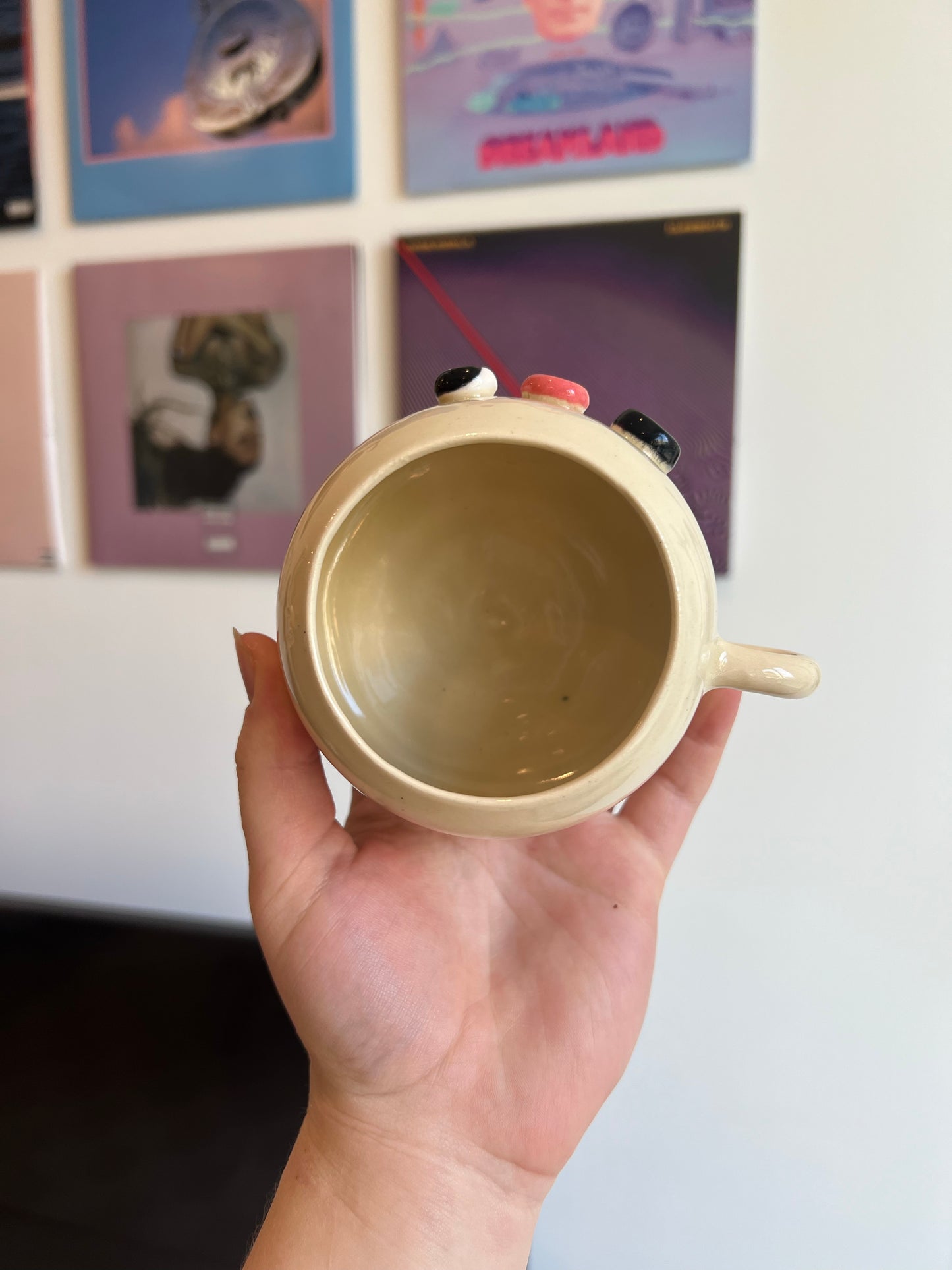 Winky ghost mug