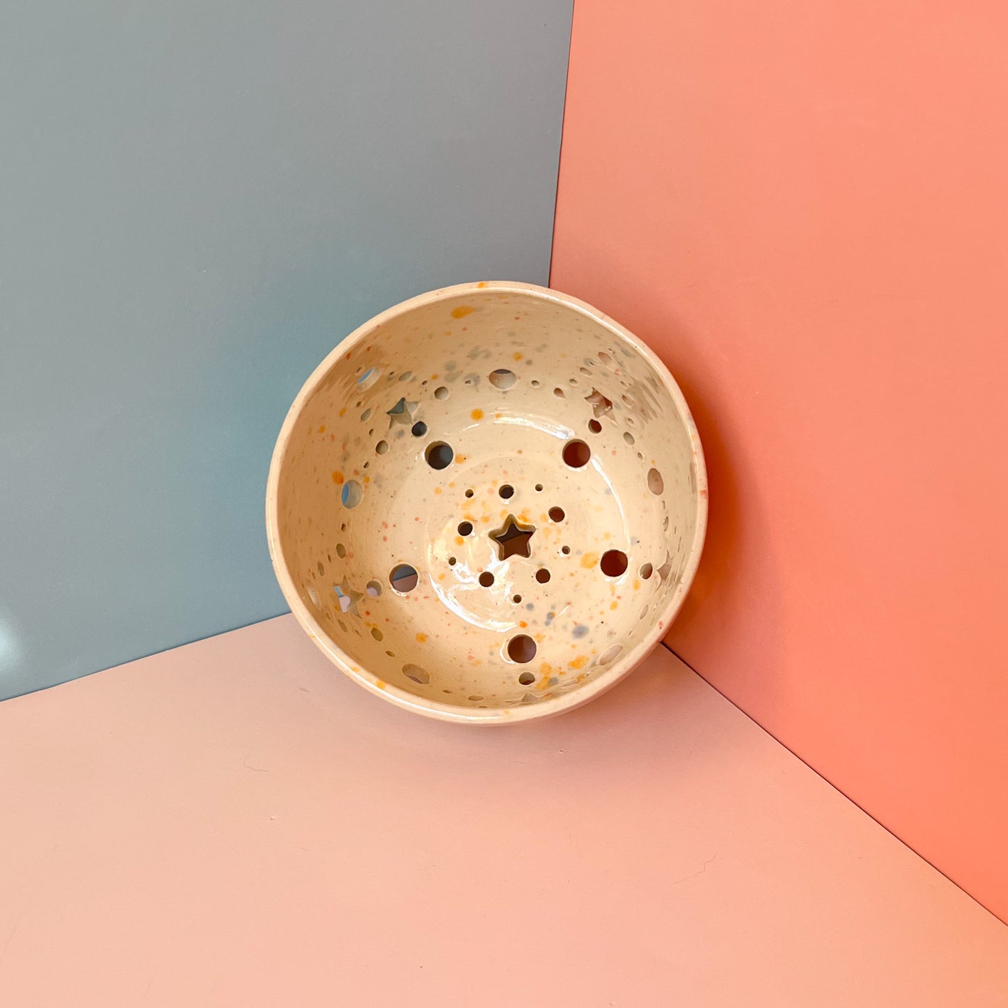Rainbow speckled berry bowl