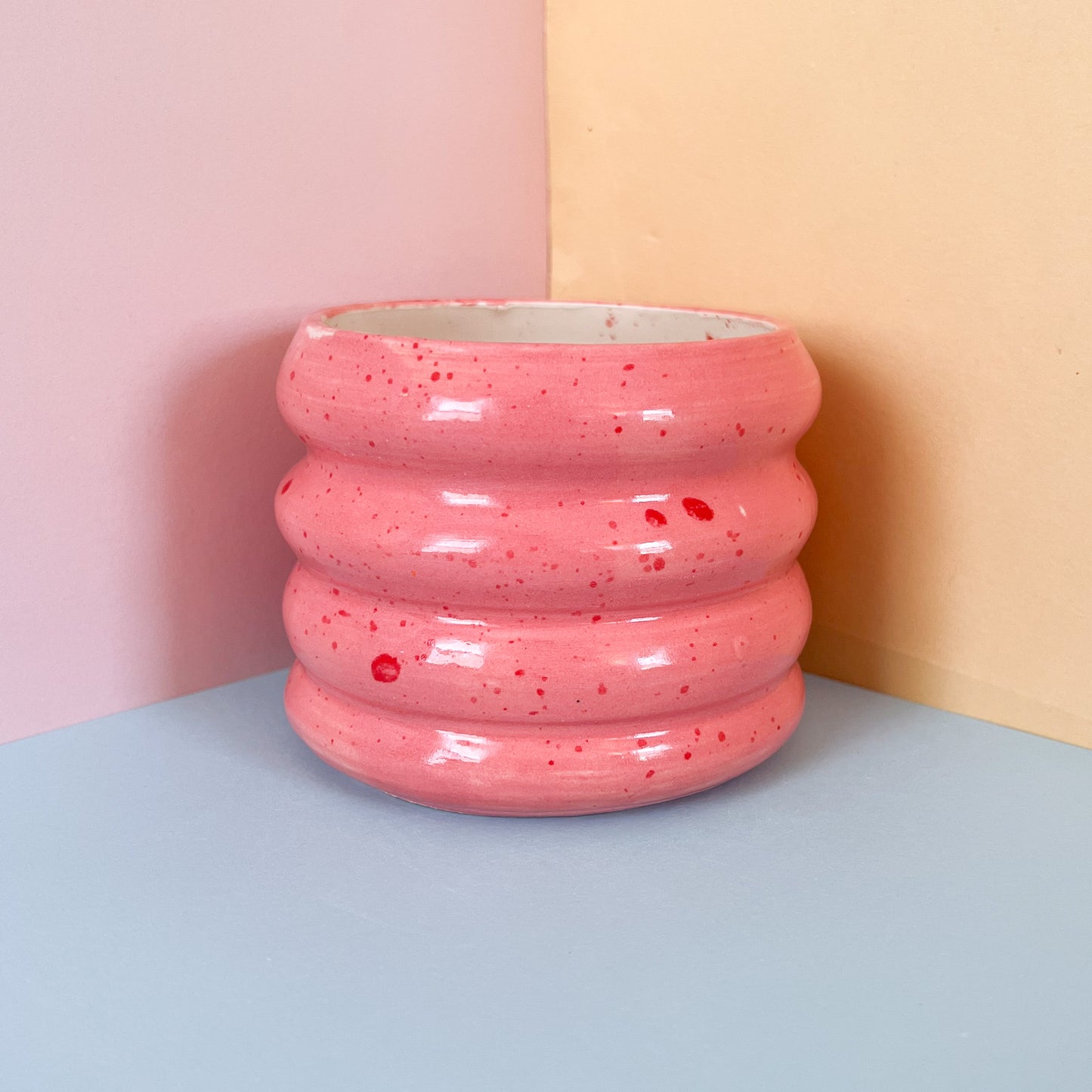 Pink squiggle pot