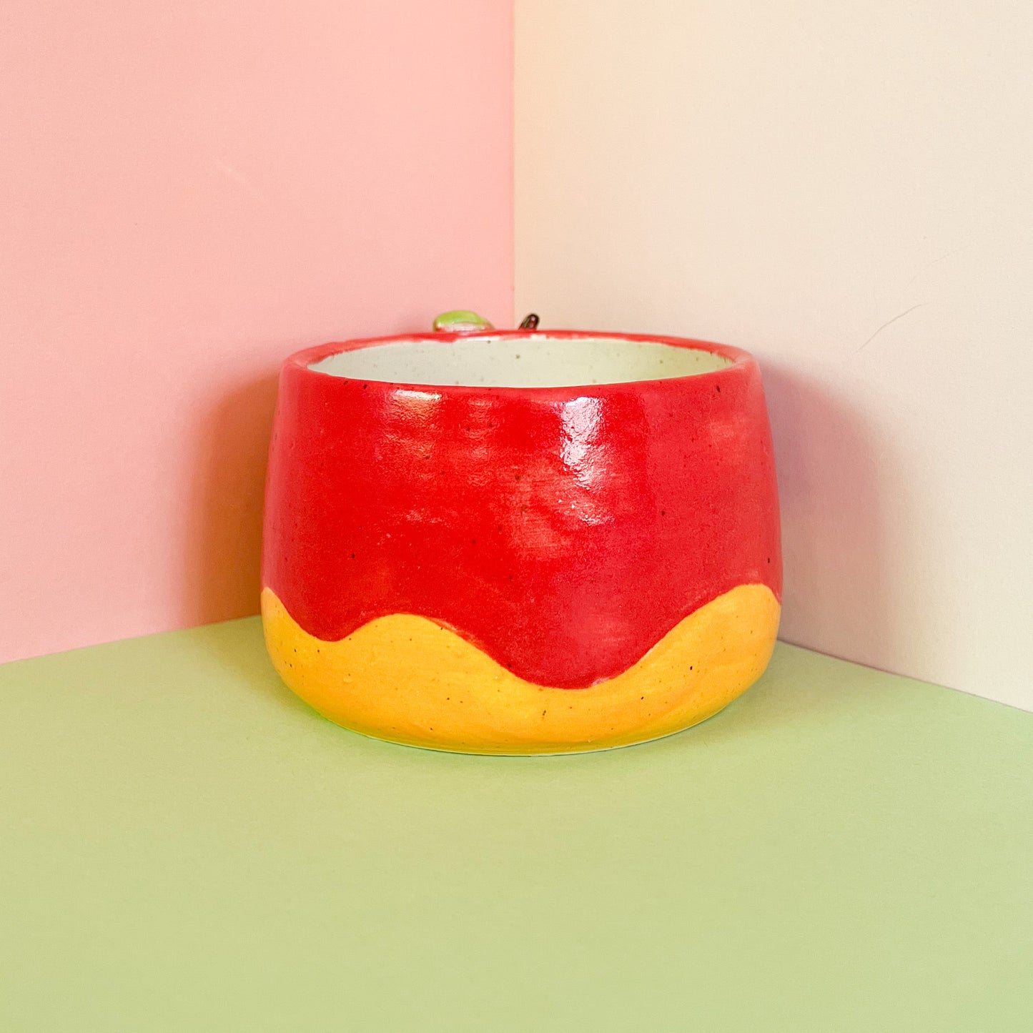 Apple planter