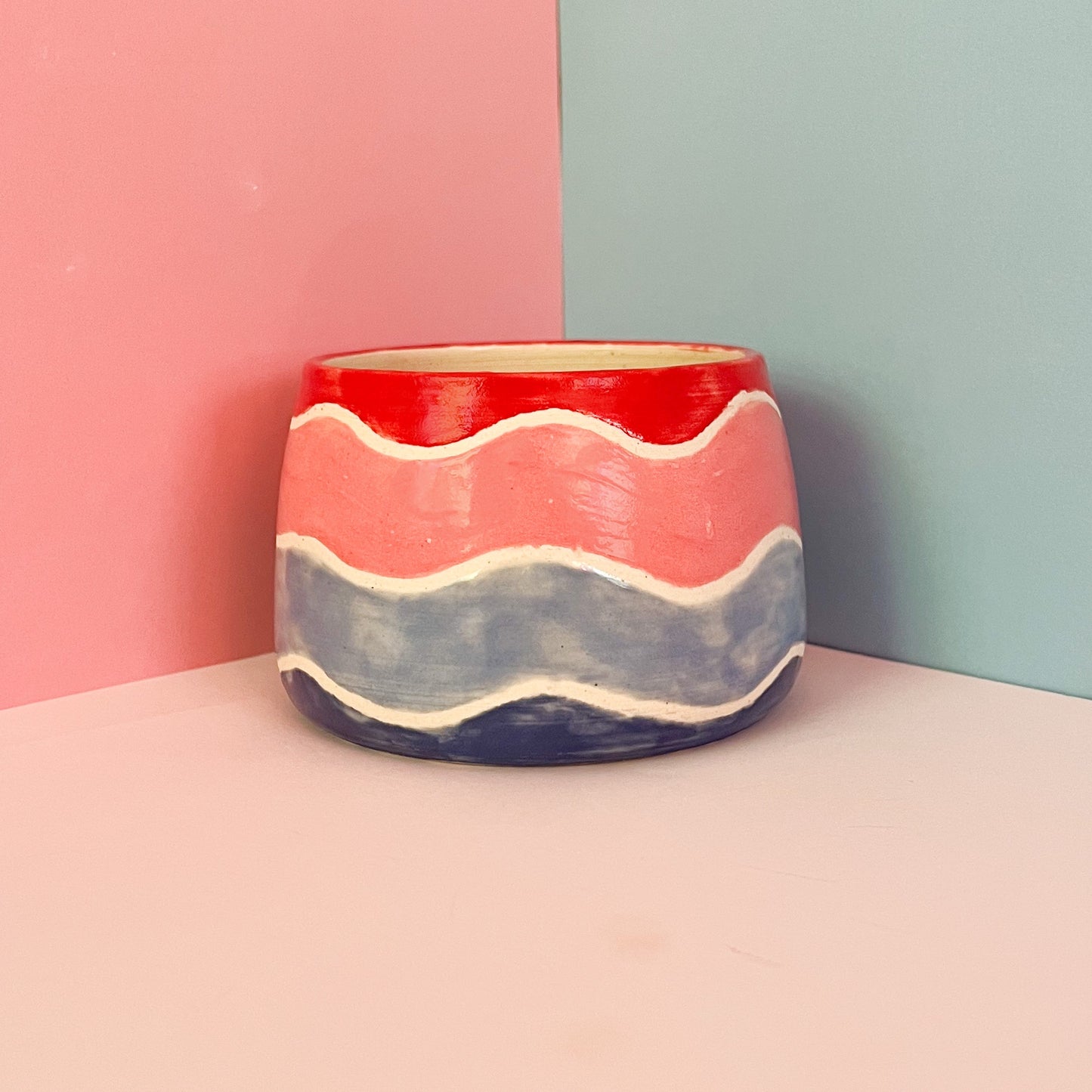 Wavy planter