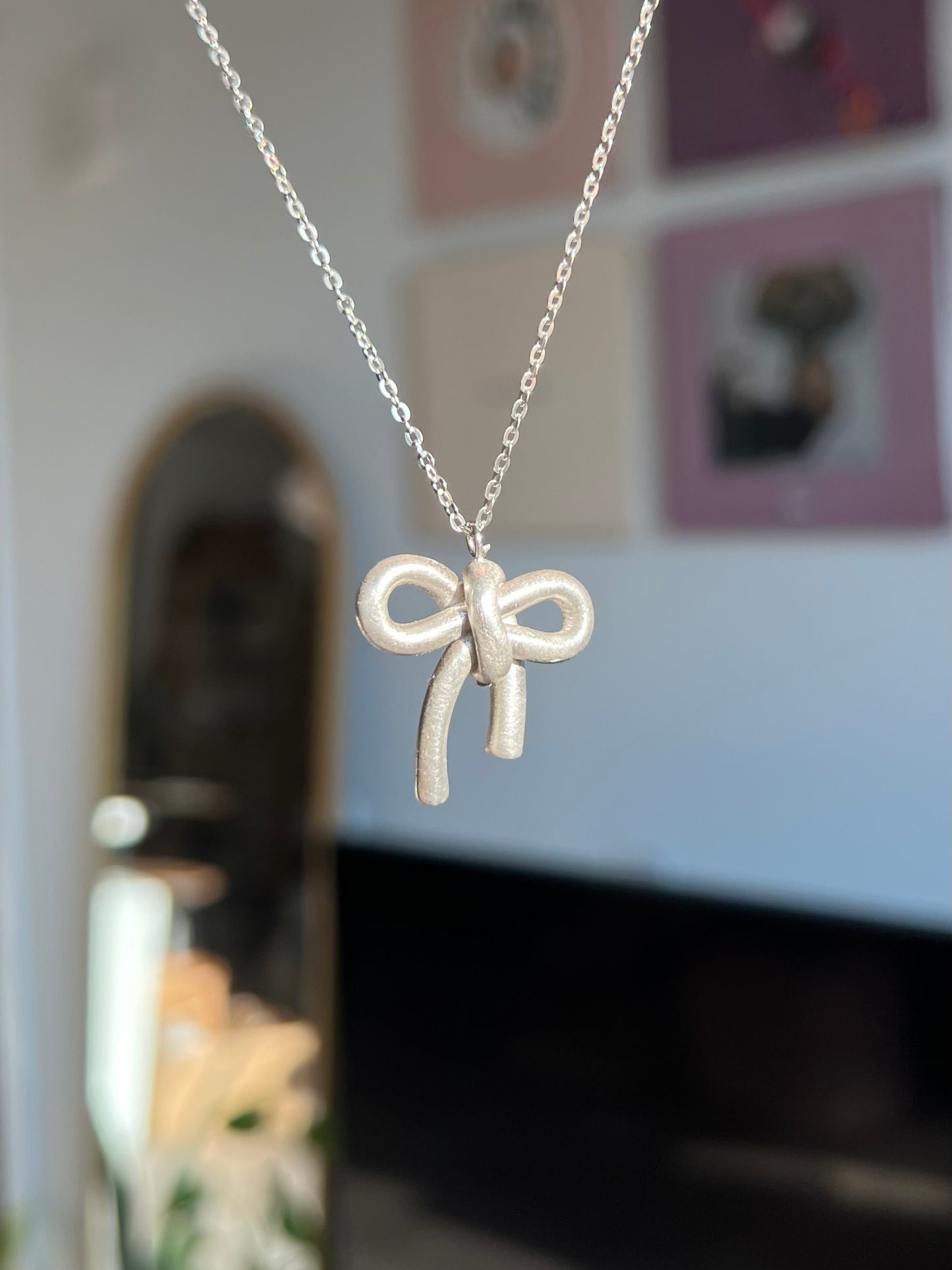 Pure silver bow necklace