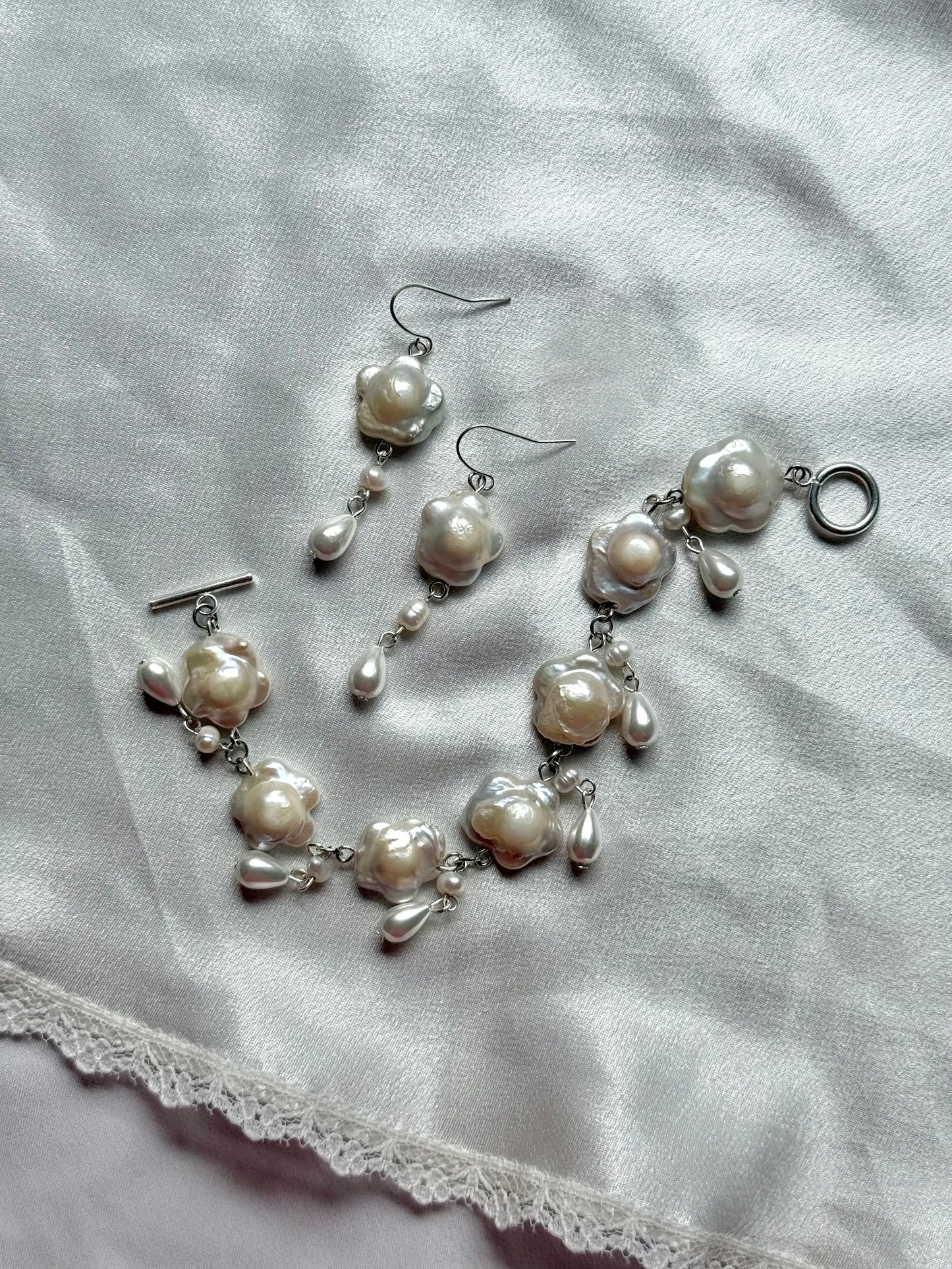 Flowering Pearls earrings