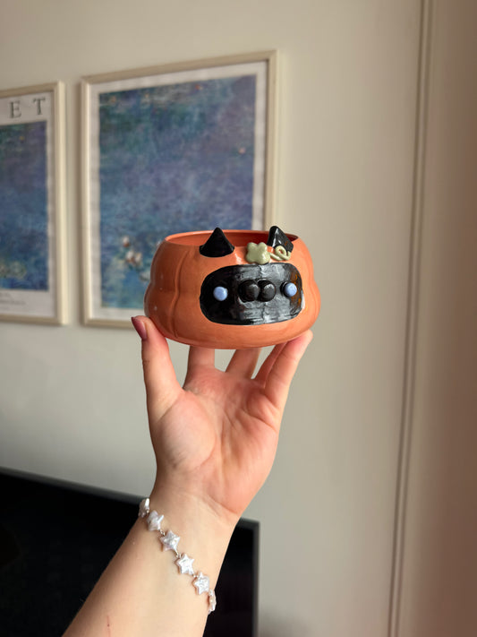 Oliver the Pumpkin Mug