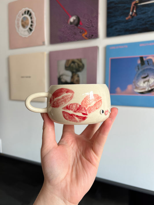 Kiss kiss cup