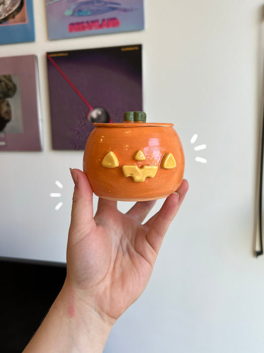 Smily pumpkin piece