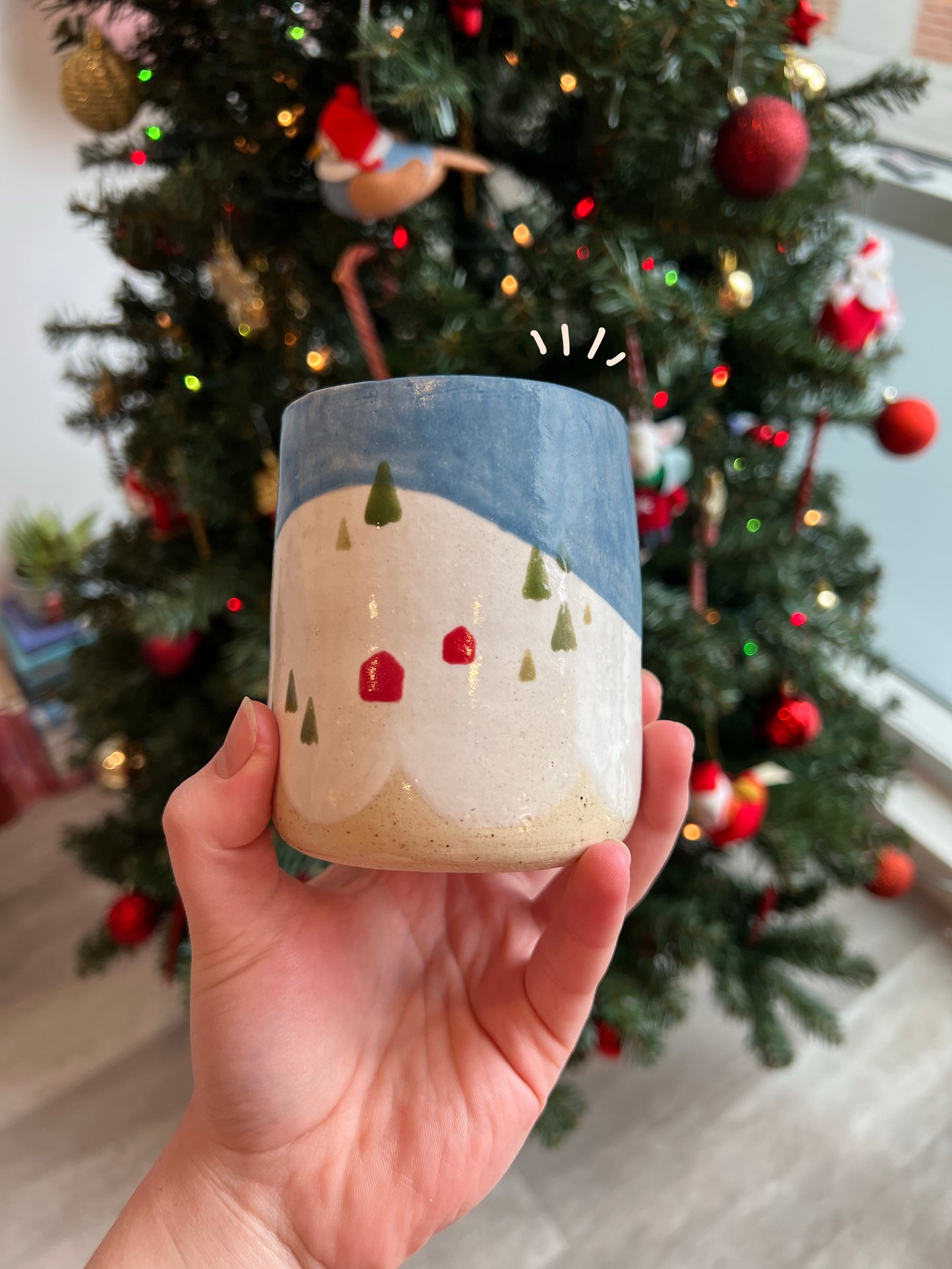 Snowy mountain latte cup