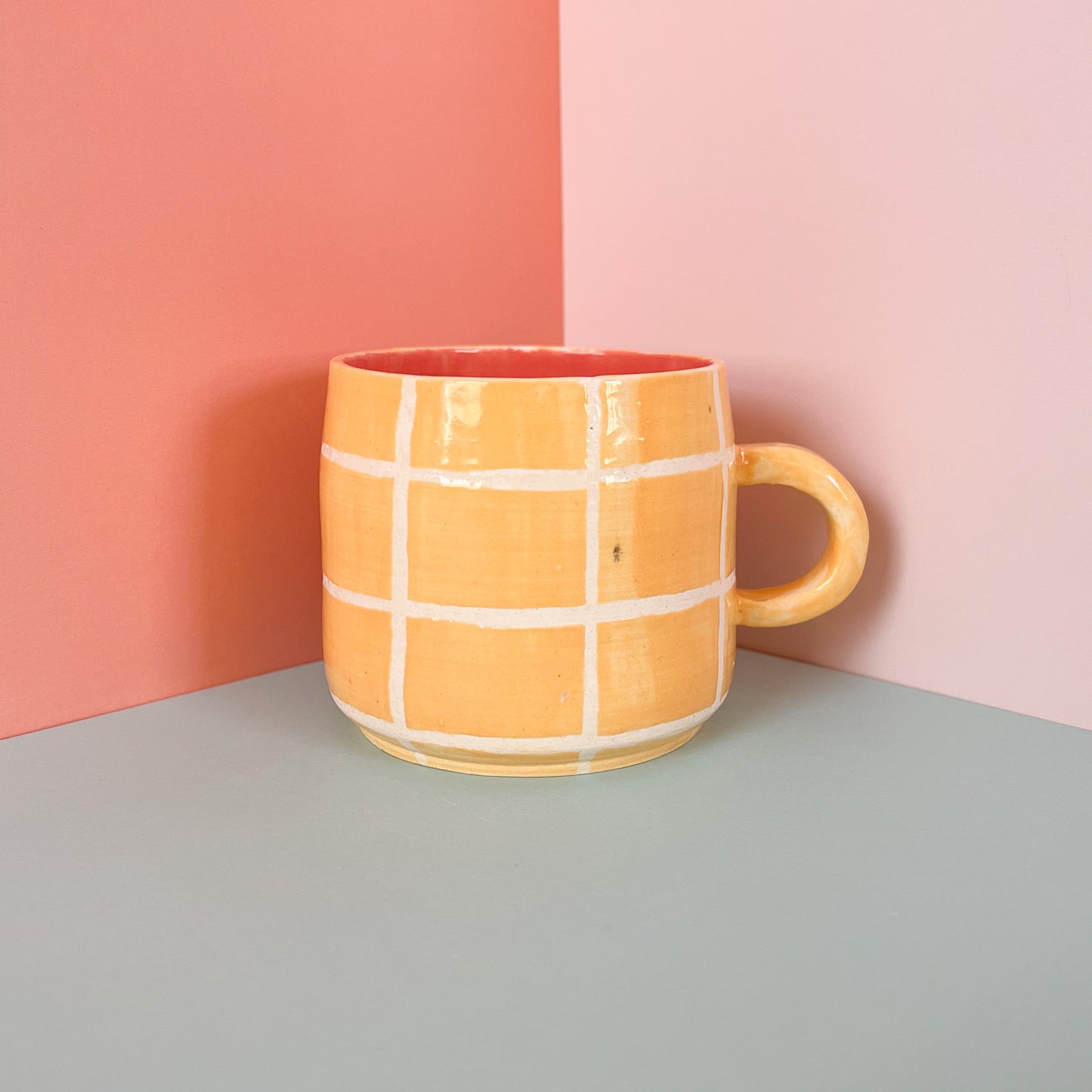Yellow grid mug