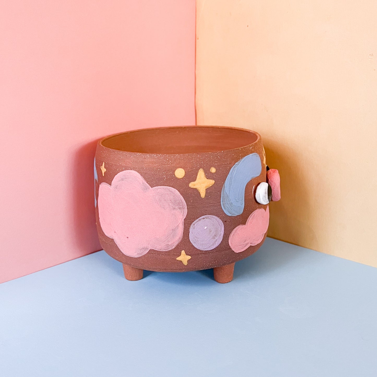 Pastel shape planter with feet