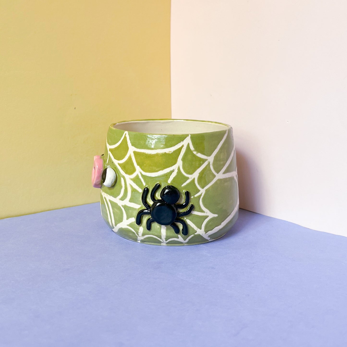Spider mug