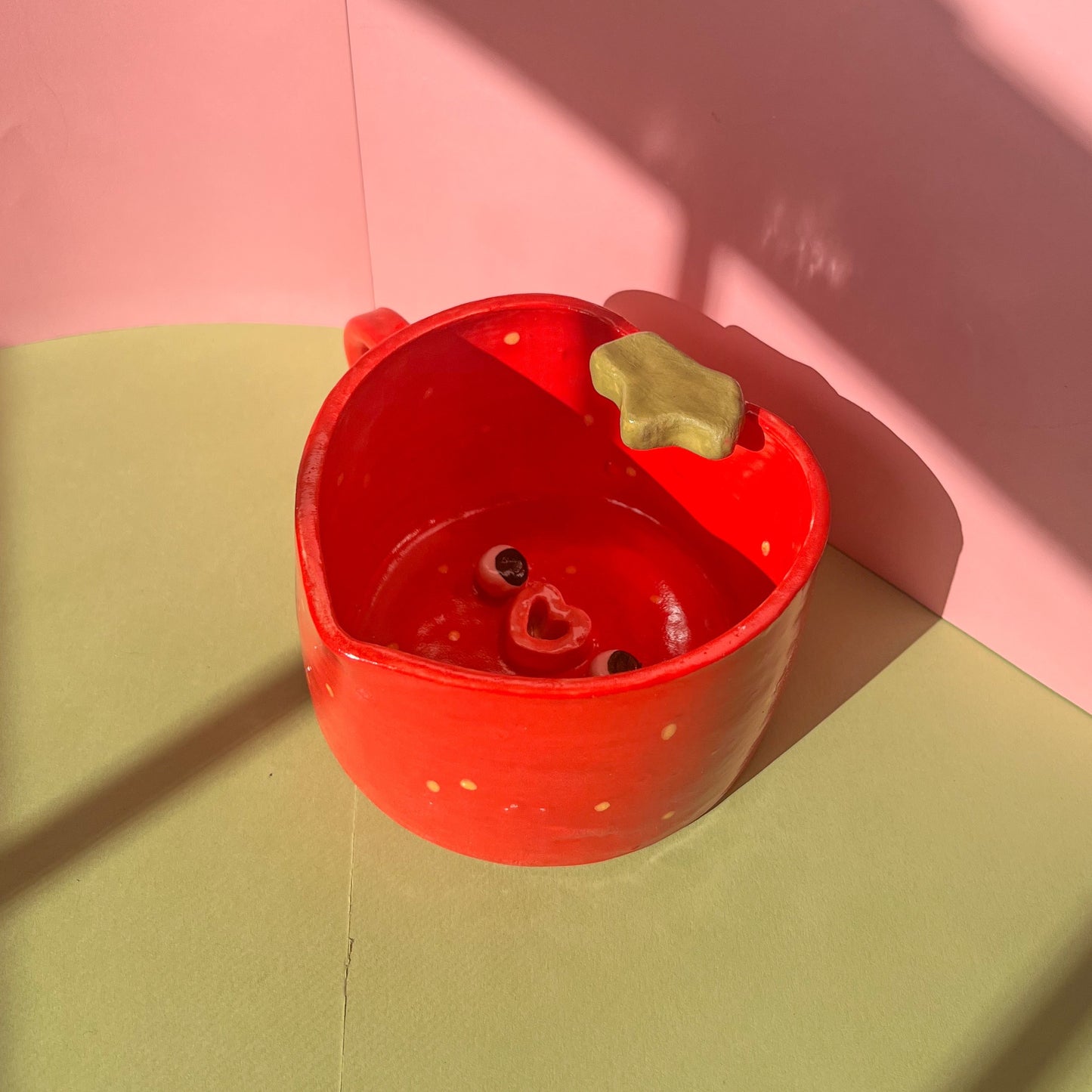 Red stawberry mug